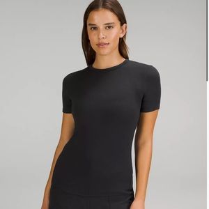 Lululemon love tee shirt. Black size 6